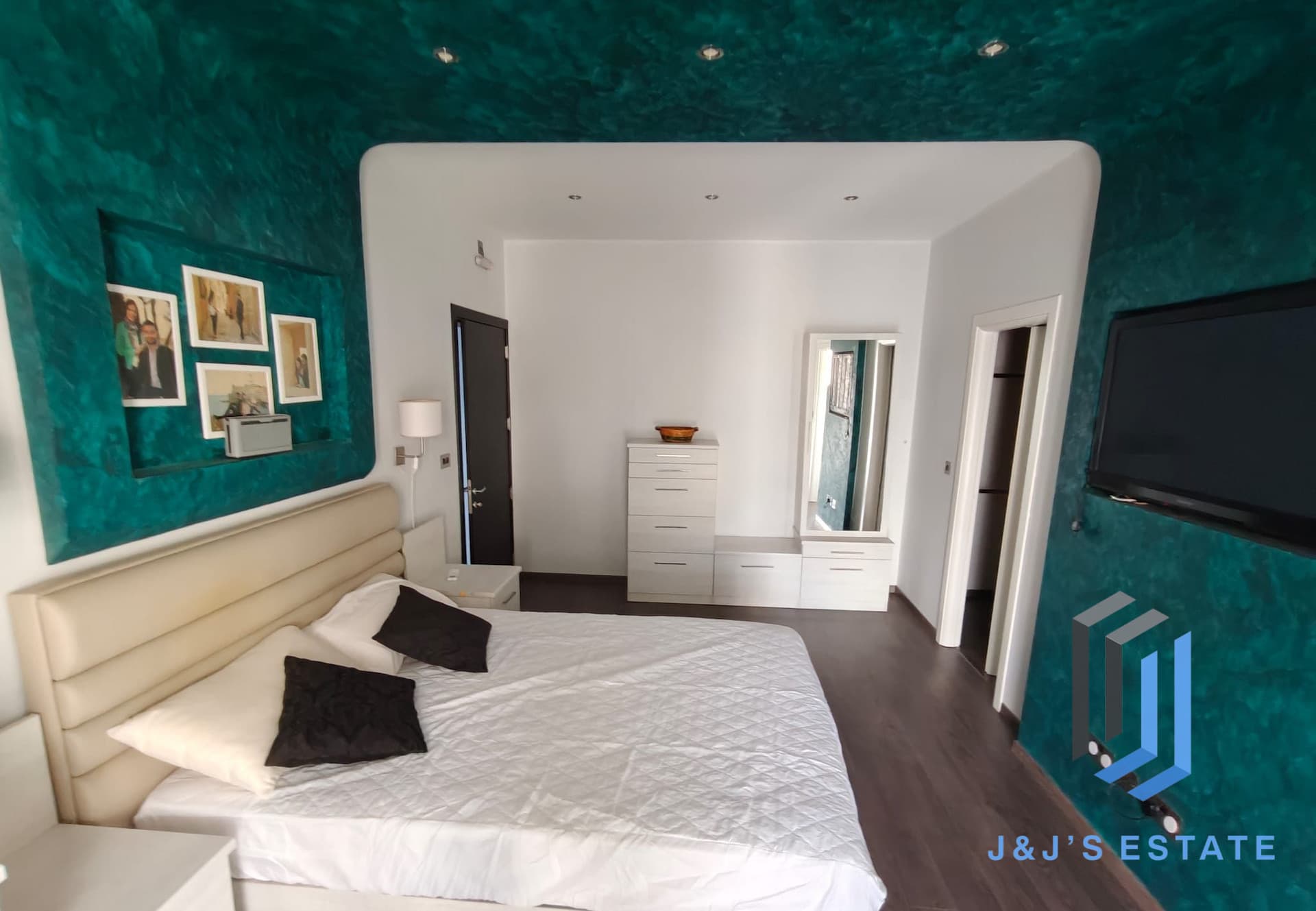 Three Bedroom Apartment for Rent 10min Walking to Airport · 6