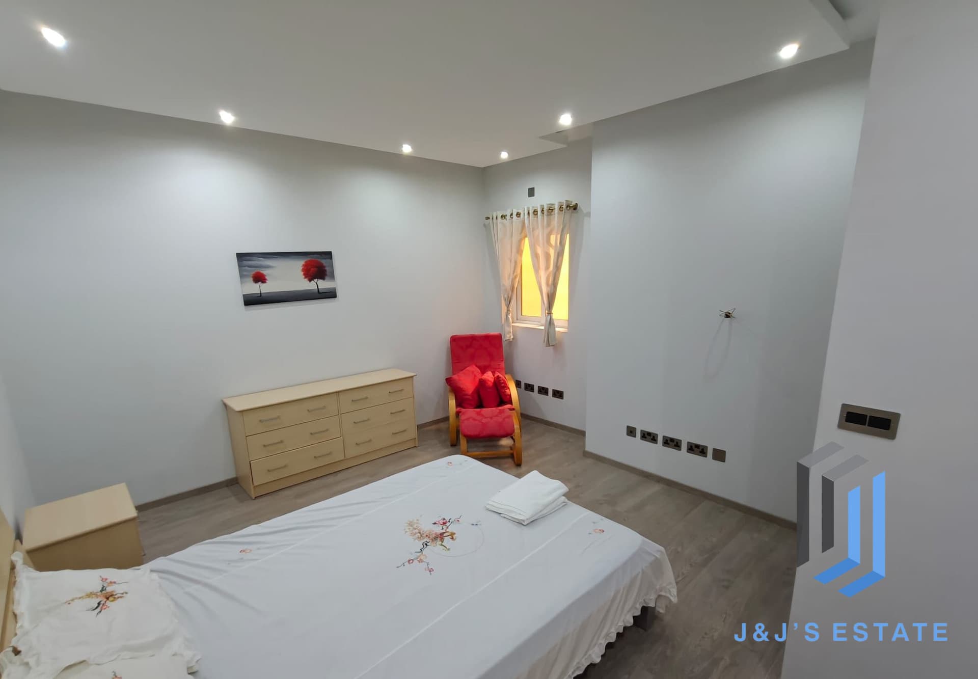 Three Bedroom Apartment for Rent 10min Walking to Airport · 9