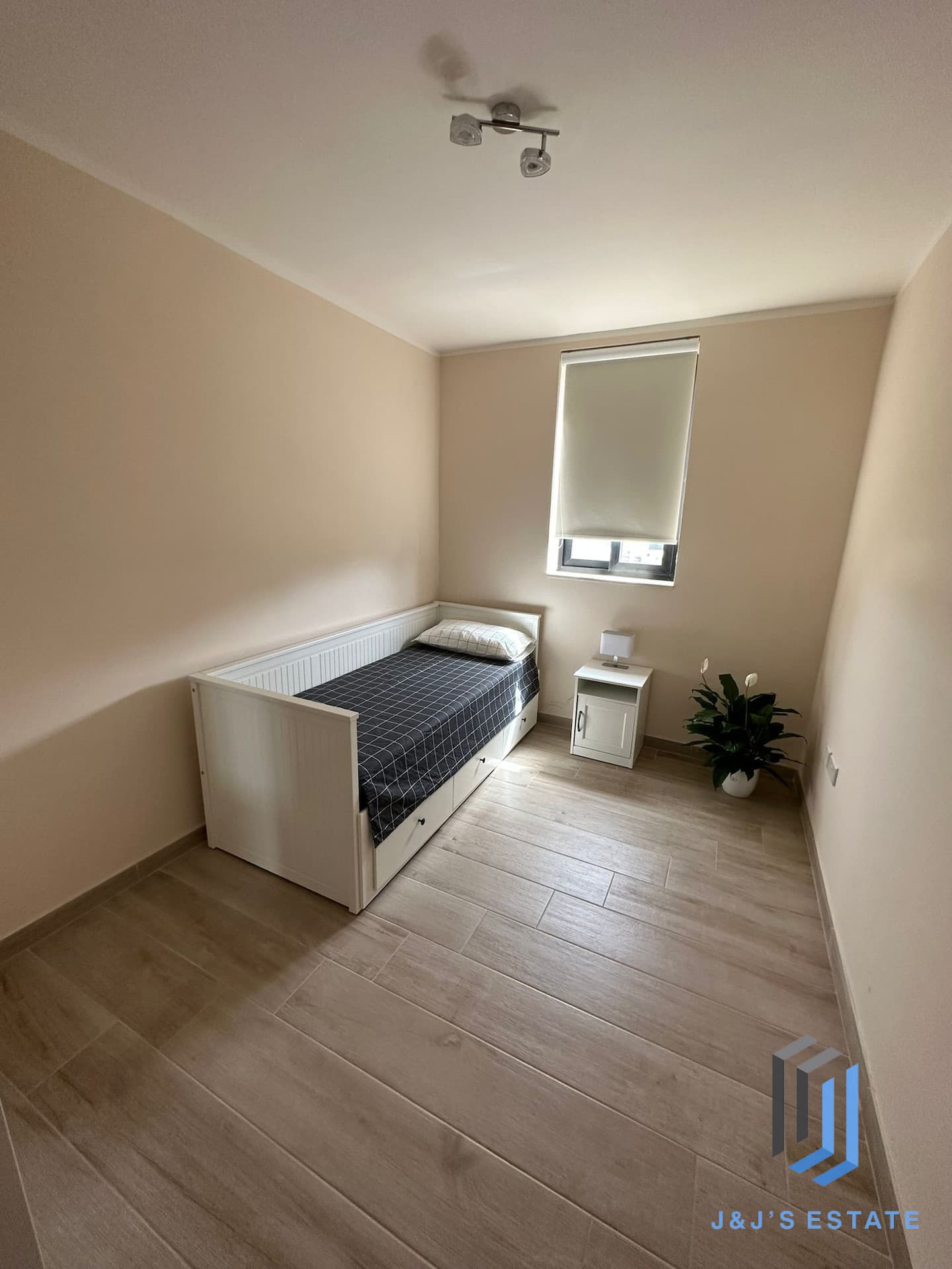 Modern & Fully Furnished 3 Bedroom Penthouse in Msida · 12