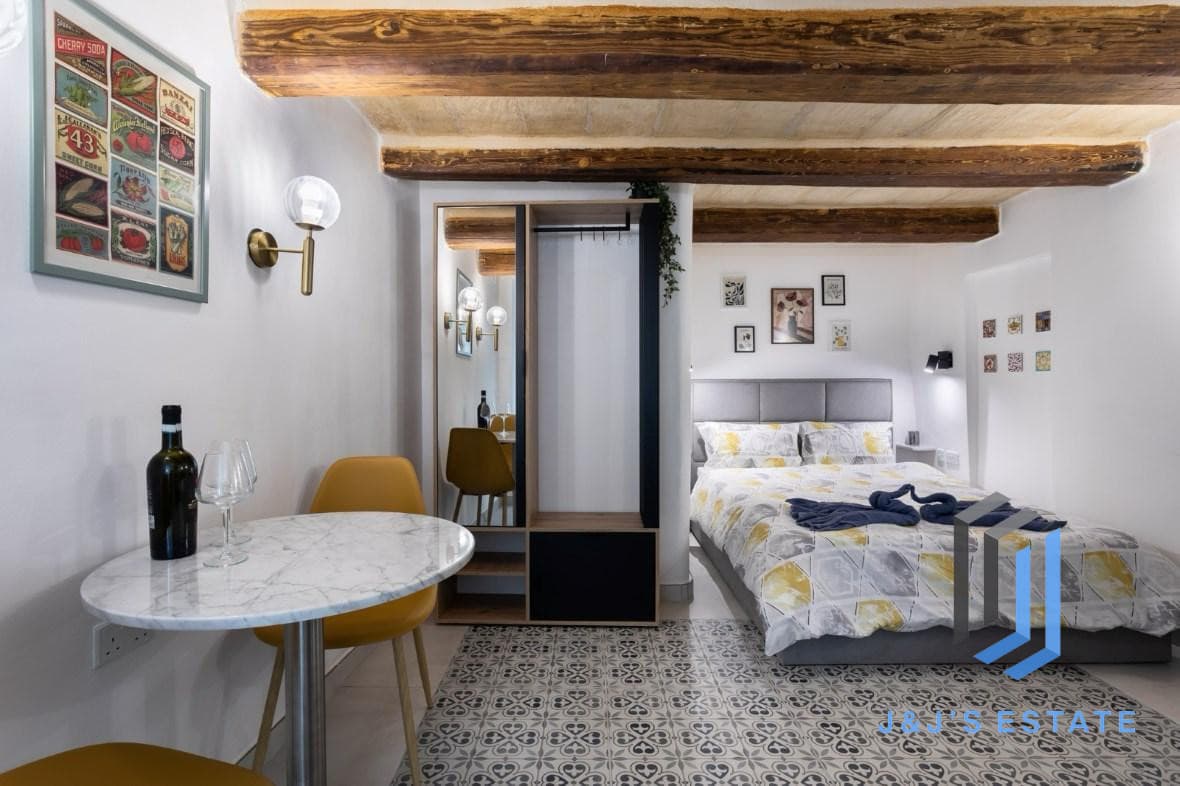 Fully Furnished Studio Maisonette in Historic Valletta Area · 9