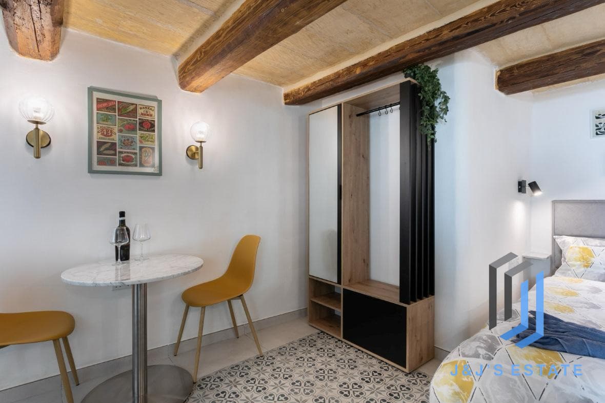 Fully Furnished Studio Maisonette in Historic Valletta Area · 4