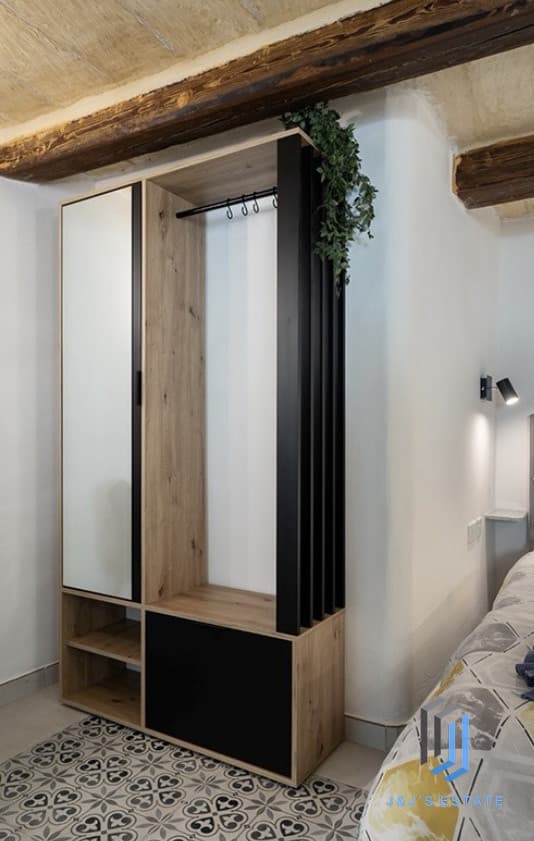Fully Furnished Studio Maisonette in Historic Valletta Area · 12