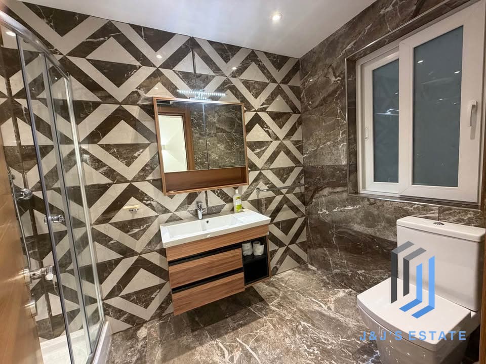 Spacious Fully Furnished Three Bedroom Sliema · 7