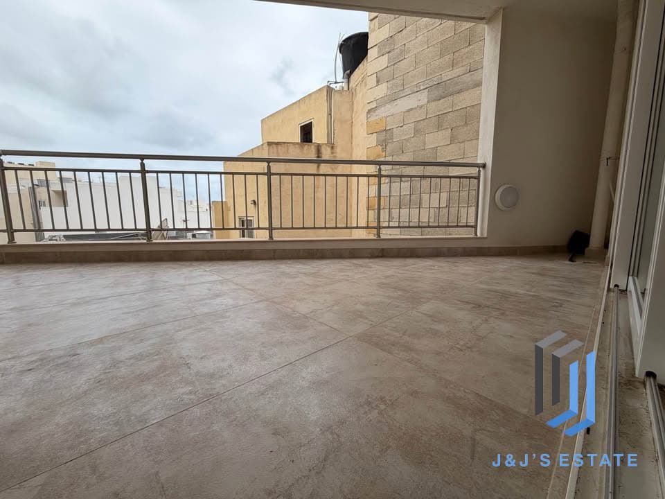 Spacious Fully Furnished Three Bedroom Sliema