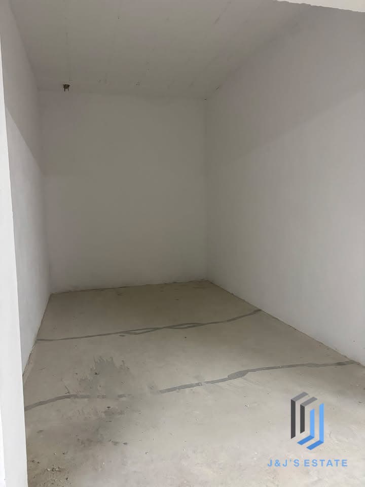 Fully Furnished Penthouse Apartment in Peaceful Lija · 11