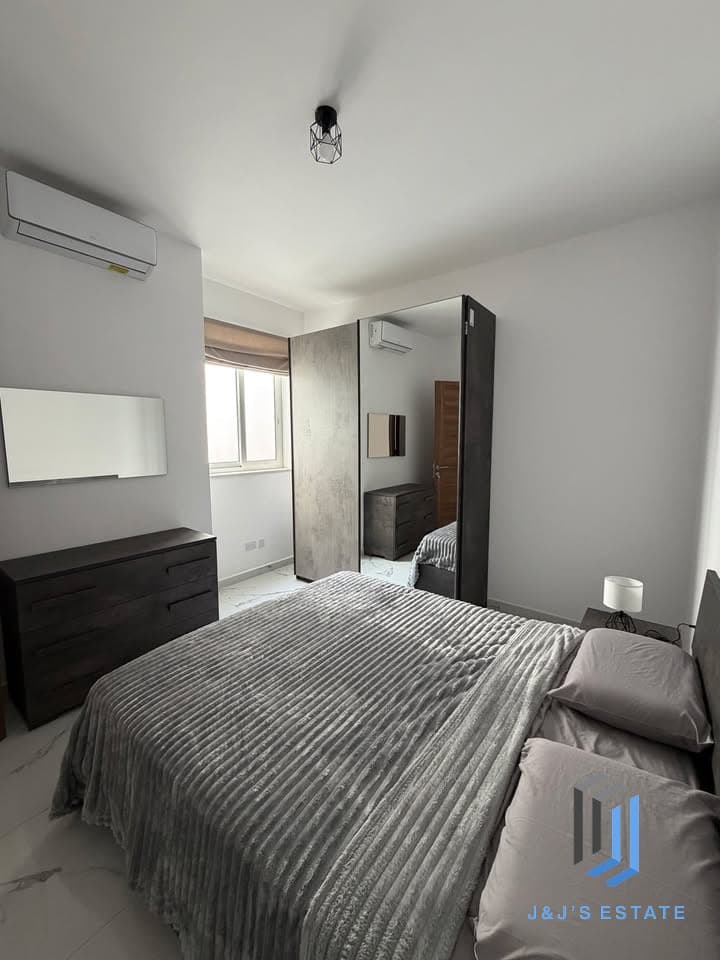 Fully Furnished Penthouse Apartment in Peaceful Lija · 6