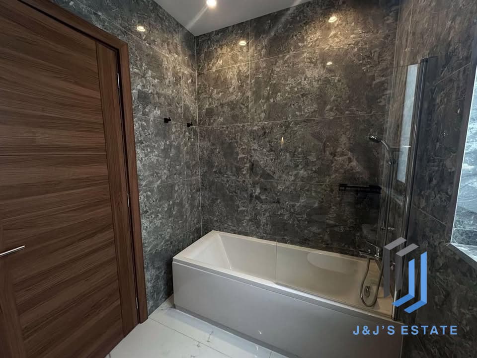 Fully Furnished Penthouse Apartment in Peaceful Lija · 9