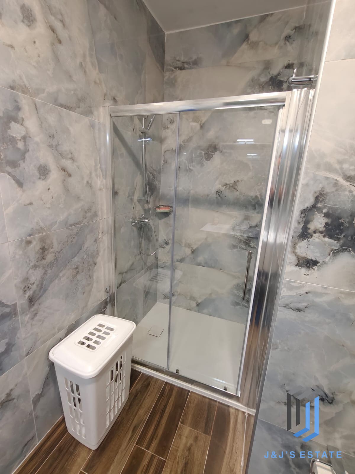 Fully furnished one-bedroom penthouse with city view in Hamrun · 8