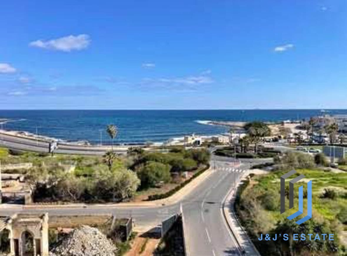 Fully Furnished Penthouse with large Terrace