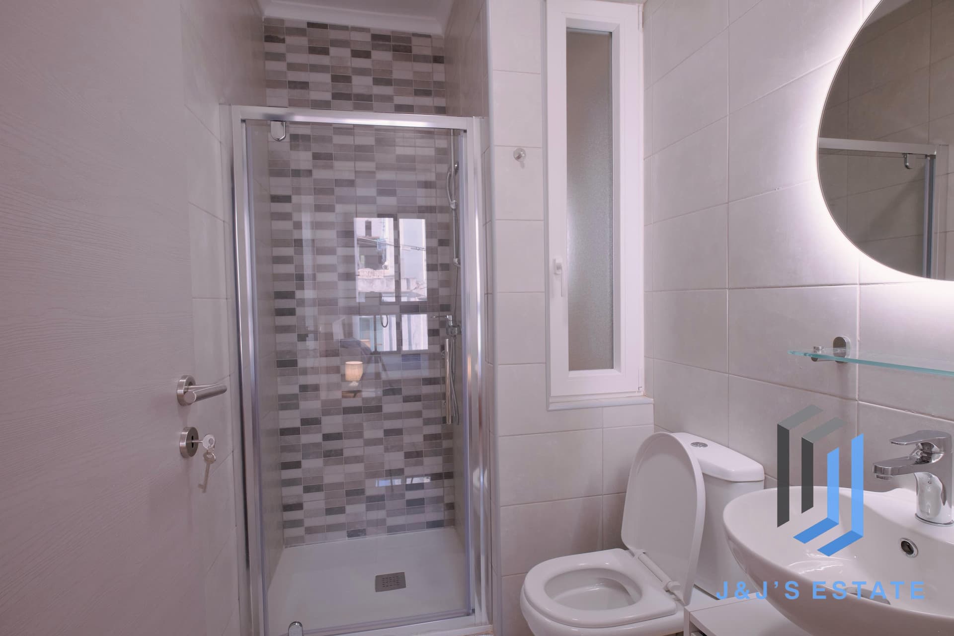 Modern & Fully Furnished Two Bedroom Apartment in Mellieha · 8