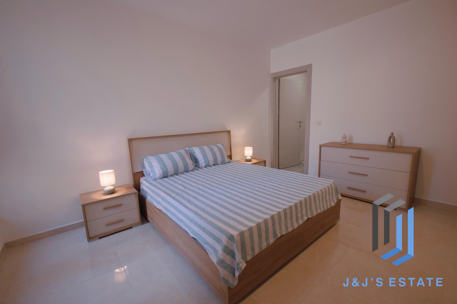 Modern & Fully Furnished Two Bedroom Apartment in Mellieha · 12