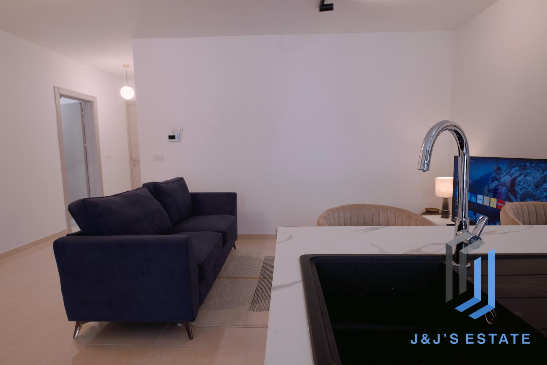 Modern & Fully Furnished Two Bedroom Apartment in Mellieha · 6