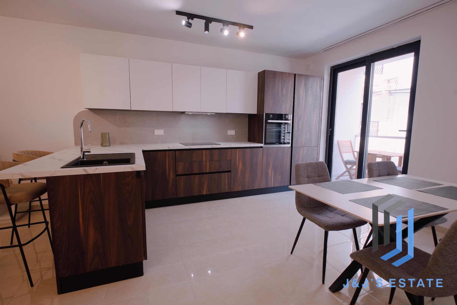 Modern & Fully Furnished Two Bedroom Apartment in Mellieha · 5