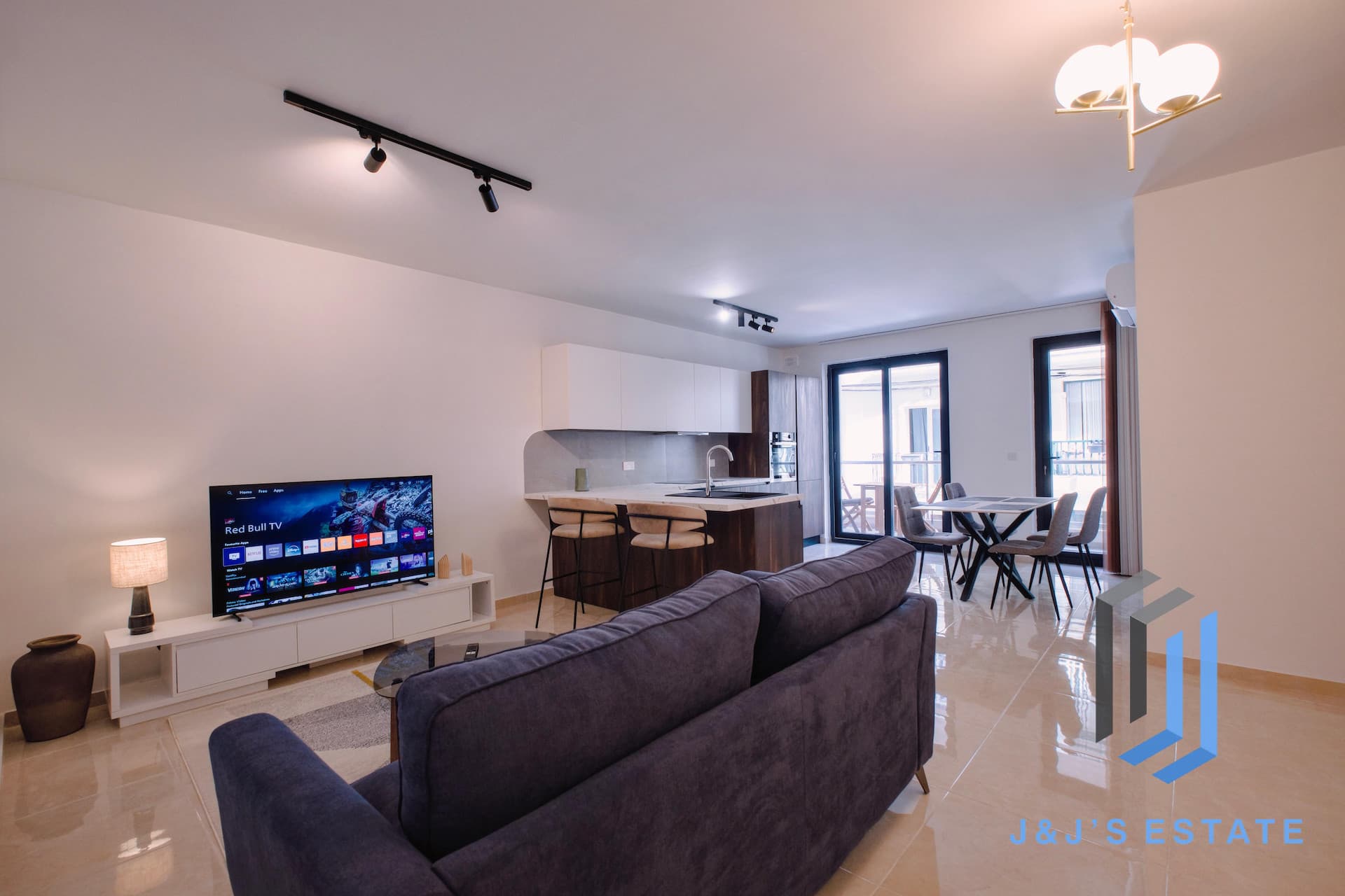 Modern & Fully Furnished Two Bedroom Apartment in Mellieha