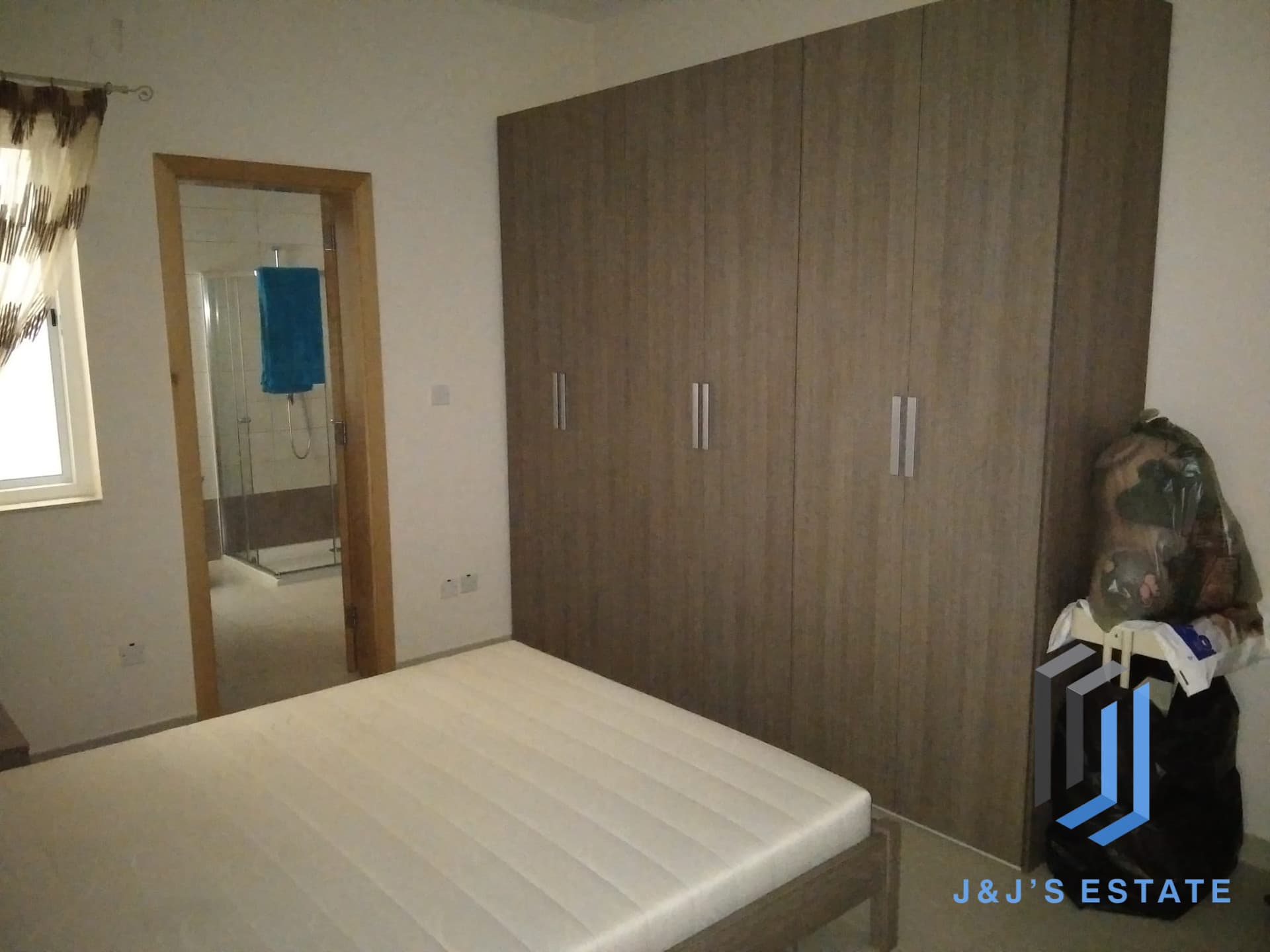 Fully Furnished Two Bedroom Apartment for Rent · 5