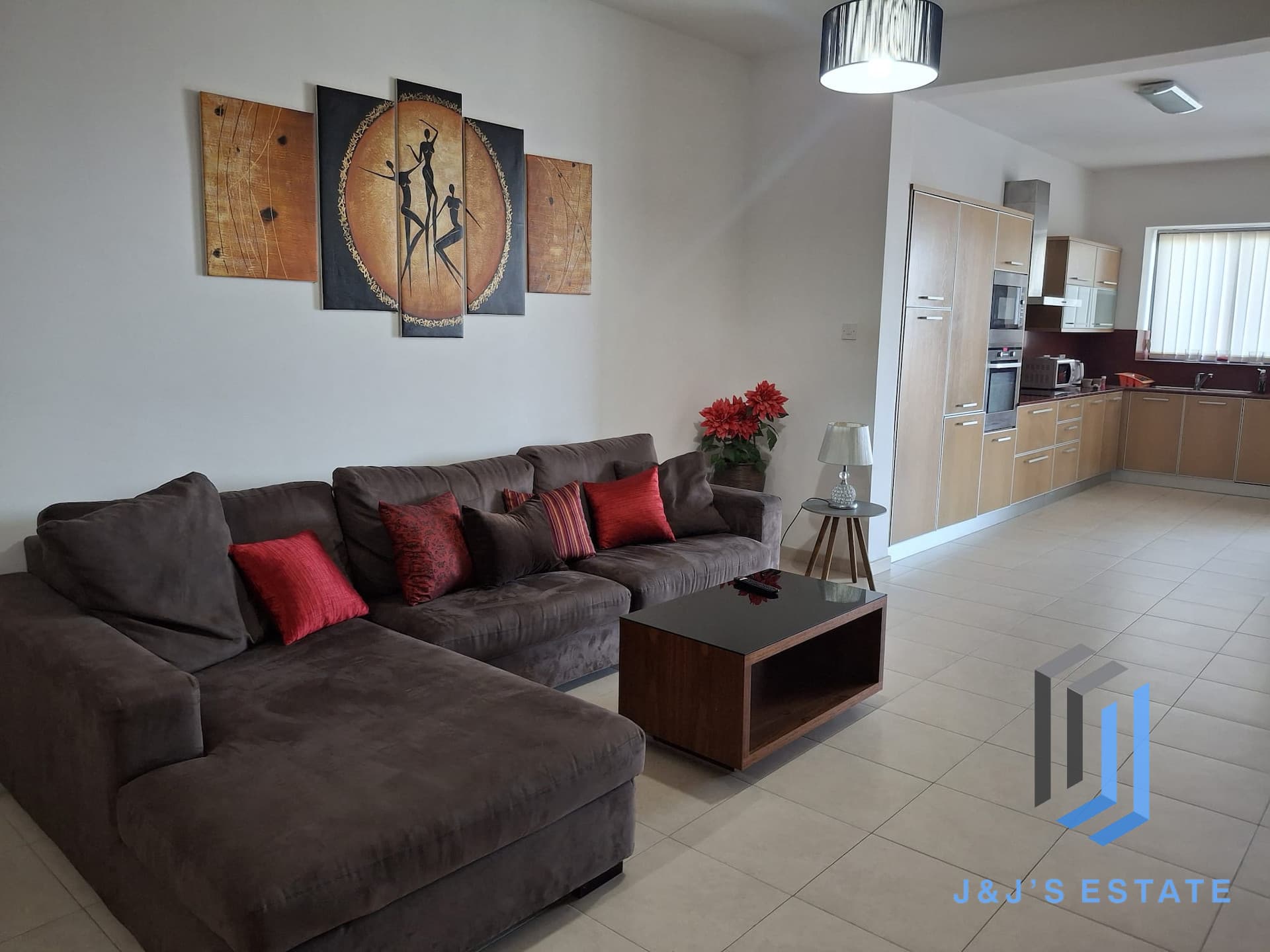 Qawra – Spacious 3 Bedroom Apartment with Sea Views & Large Terrace · 4