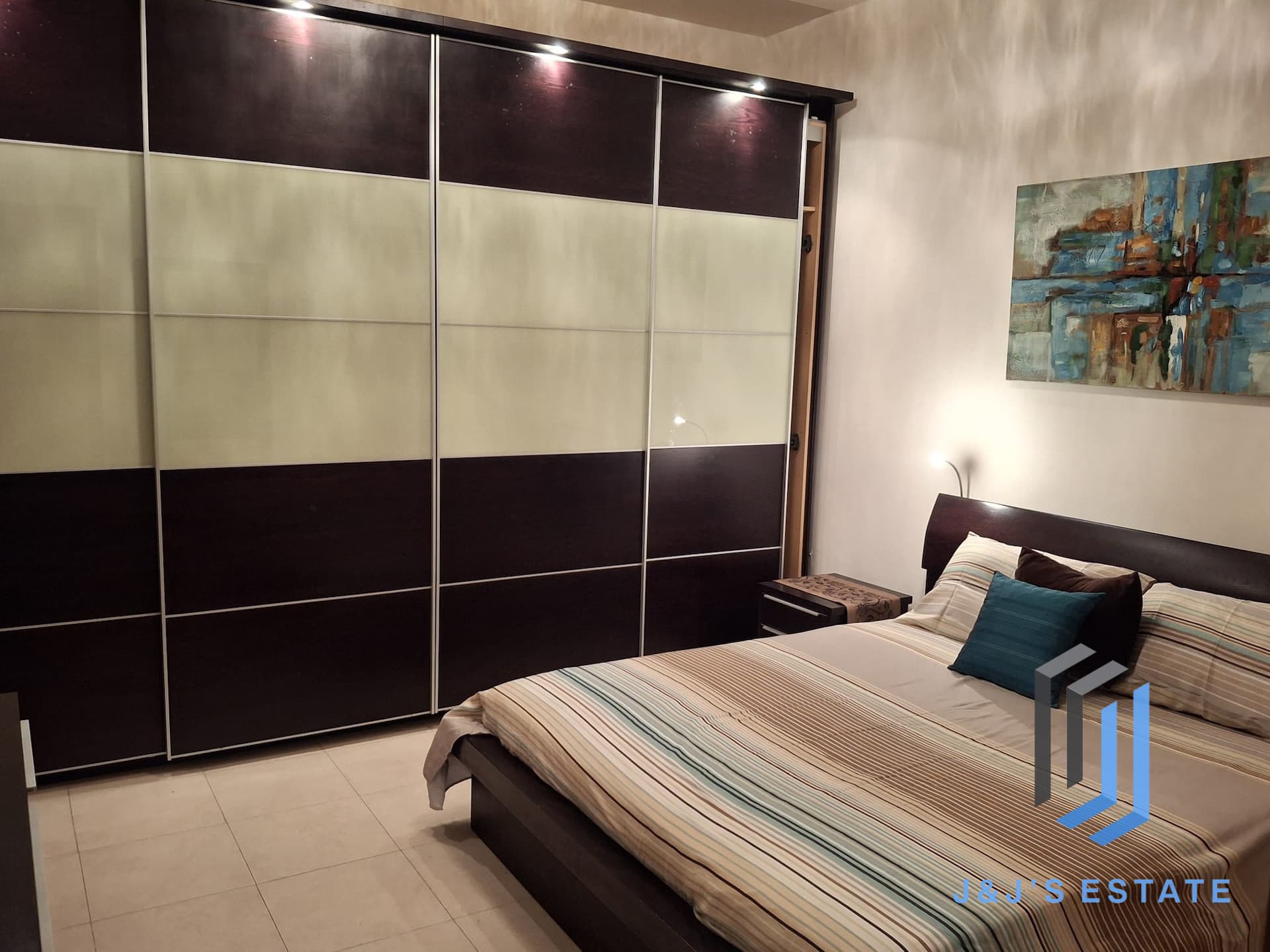 Qawra – Spacious 3 Bedroom Apartment with Sea Views & Large Terrace · 7