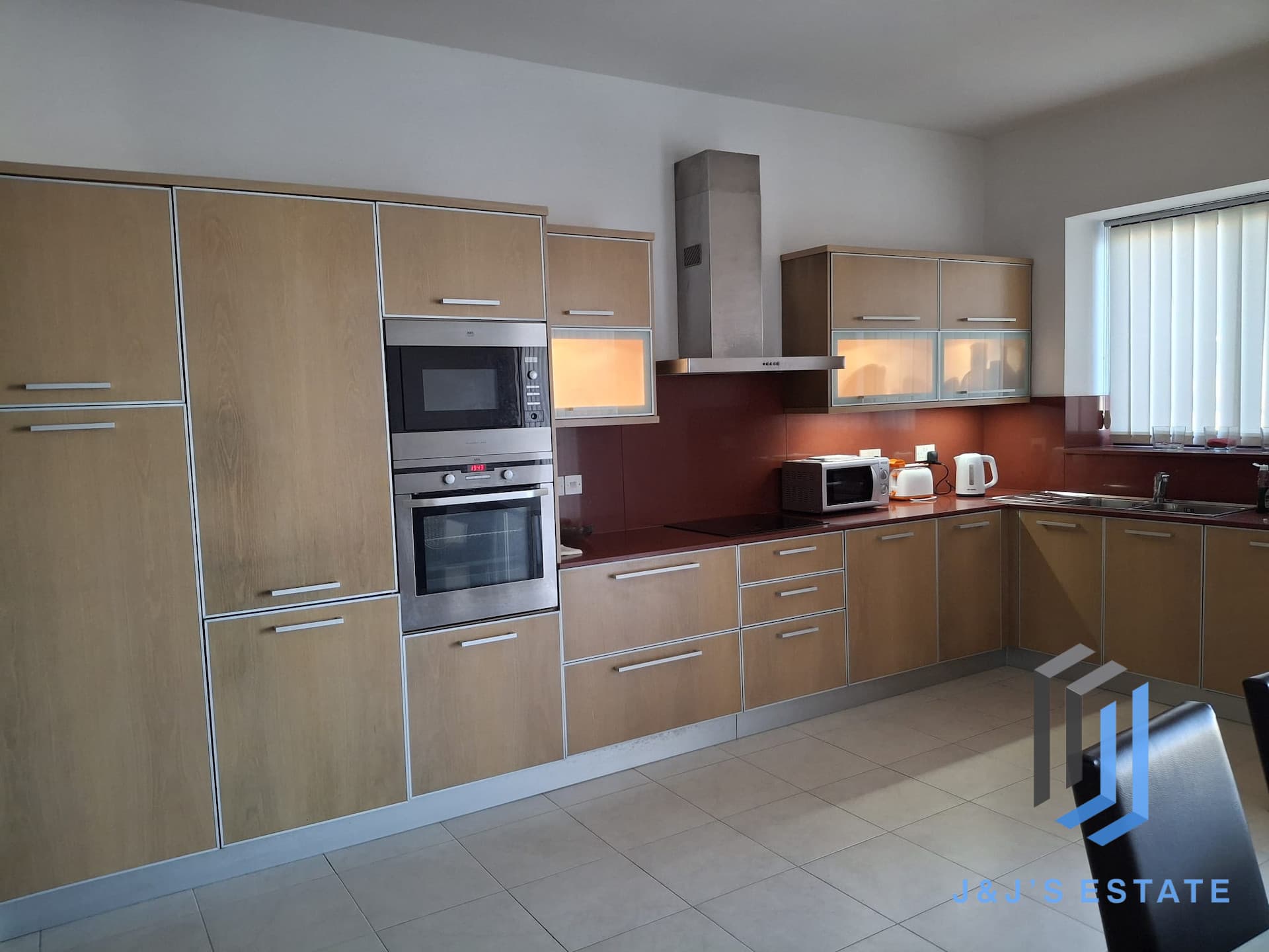 Qawra – Spacious 3 Bedroom Apartment with Sea Views & Large Terrace · 3