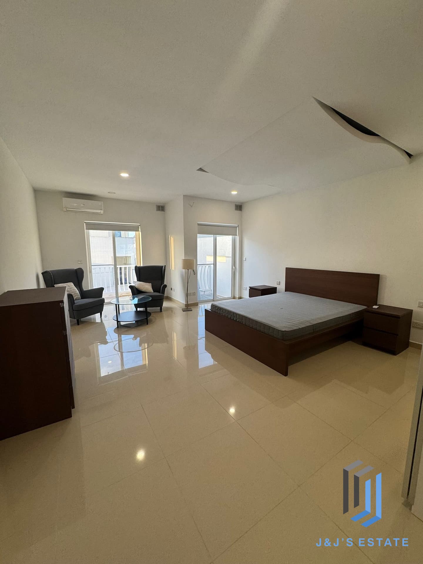 Fully Furnished Gharghur Penthouse for Rent · 5