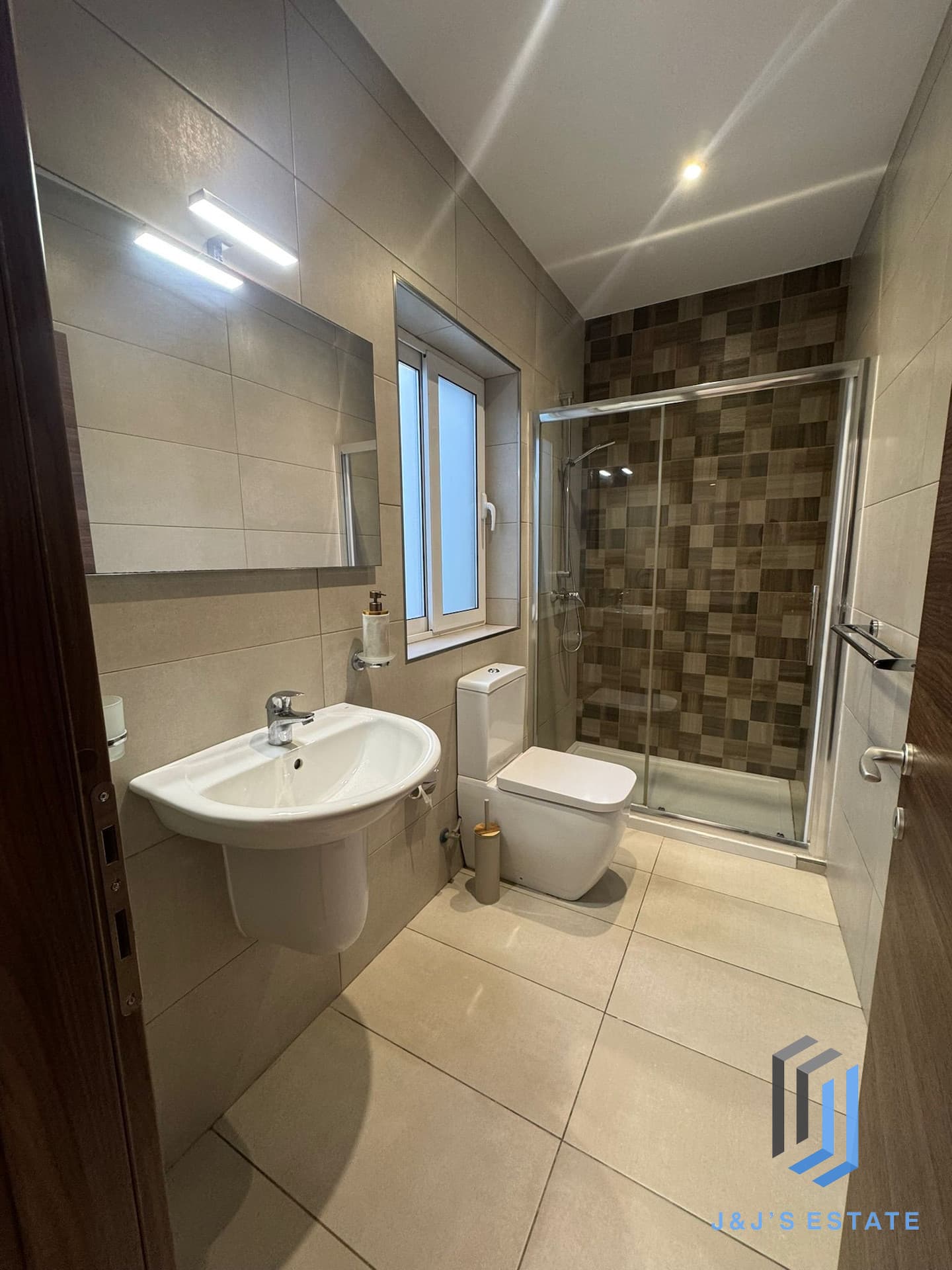 Fully Furnished Gharghur Penthouse for Rent · 9