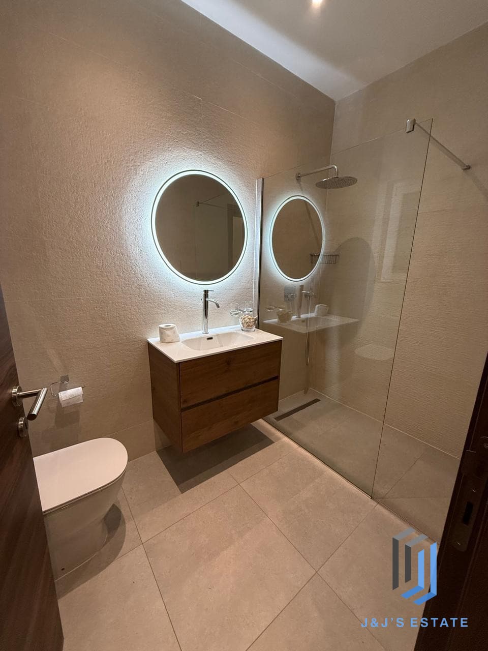 Fully furnished three-bedroom apartment in central San Gwann · 14