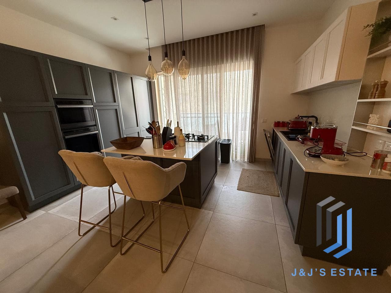 Fully furnished three-bedroom apartment in central San Gwann · 1