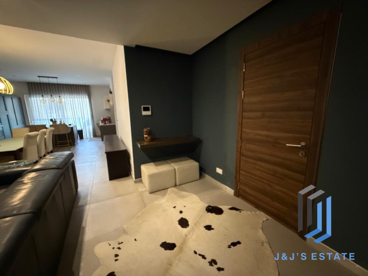 Fully furnished three-bedroom apartment in central San Gwann · 5