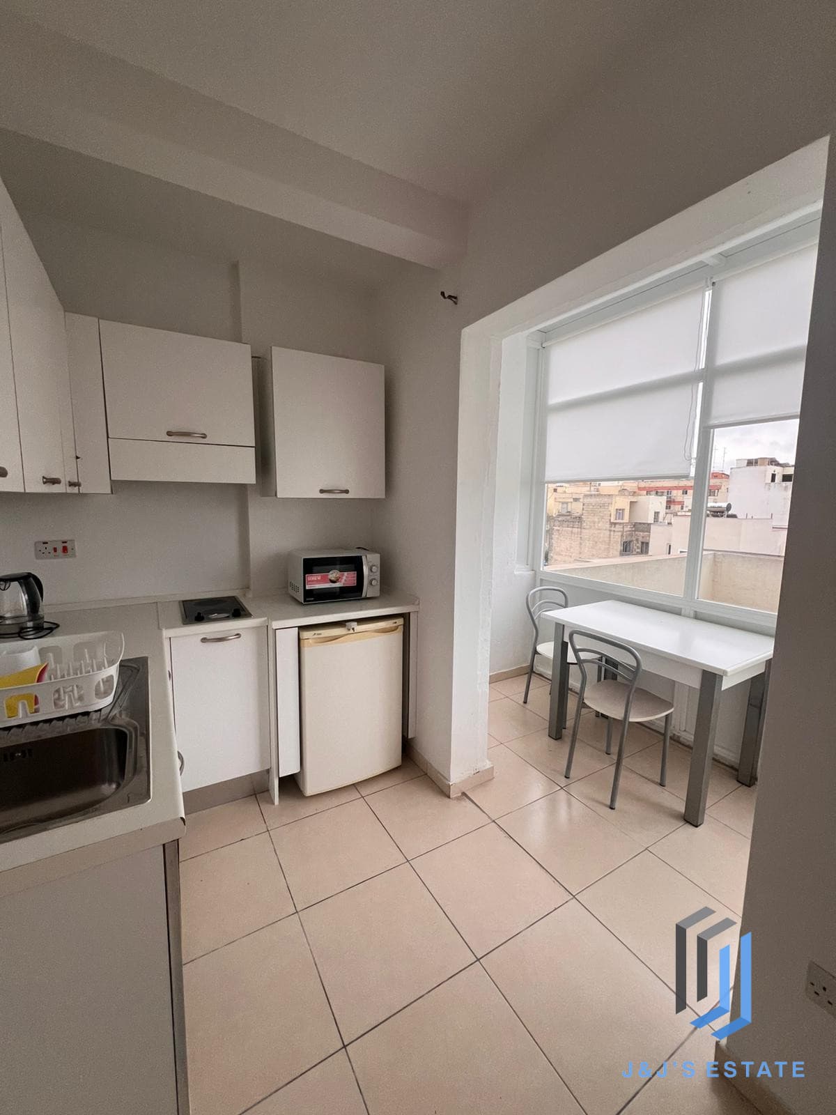 Fully Furnished Penthouse Apartment in Central Birkirkara · 6