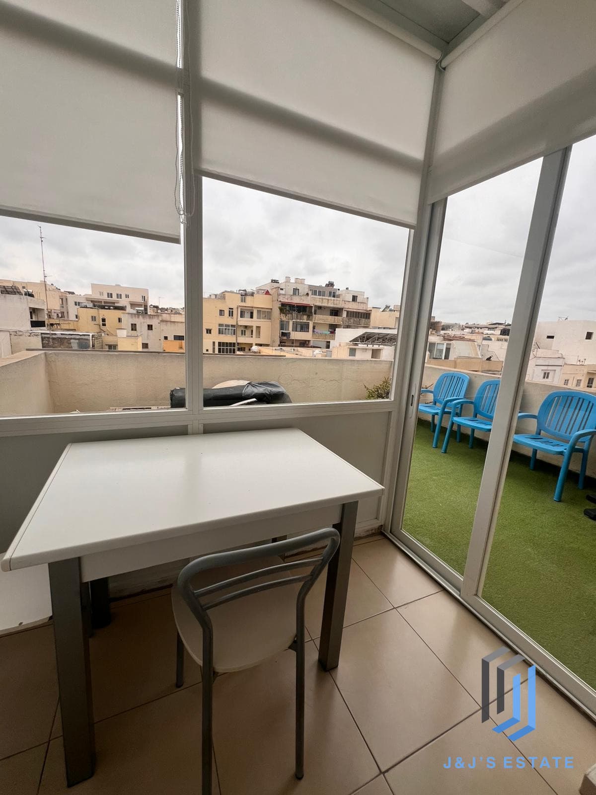 Fully Furnished Penthouse Apartment in Central Birkirkara · 4