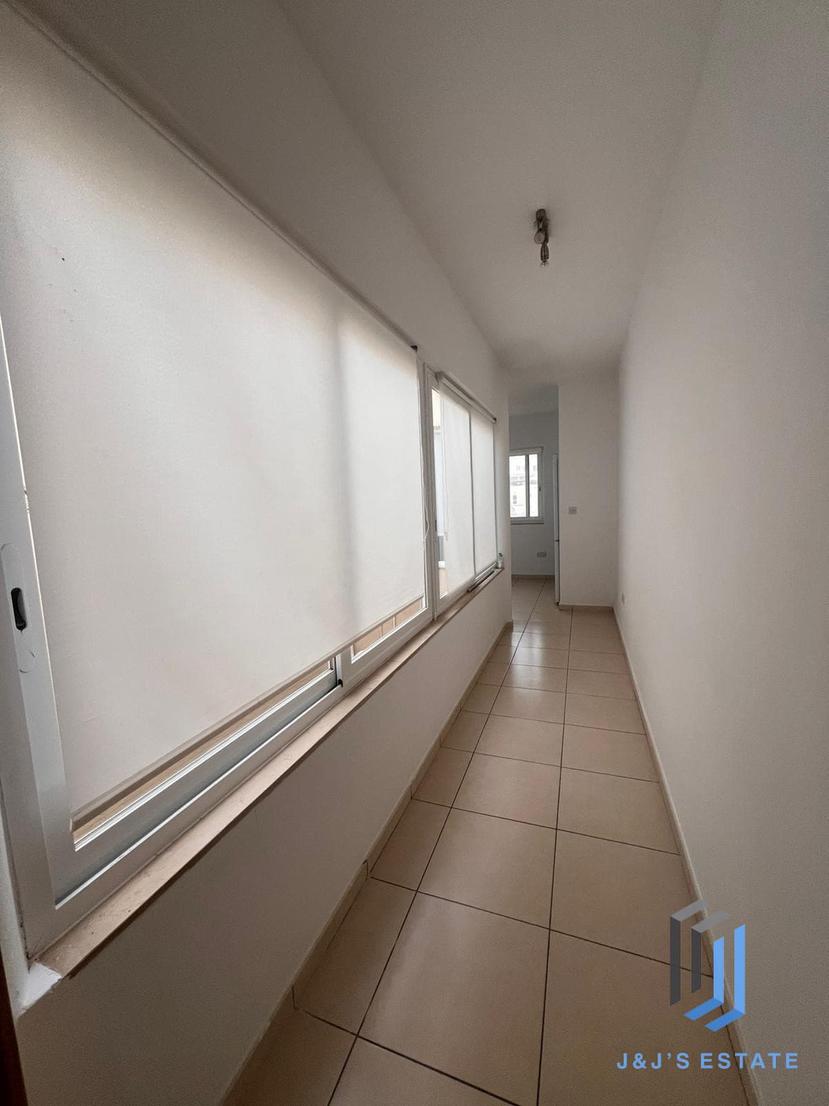 Fully Furnished Penthouse Apartment in Central Birkirkara · 8