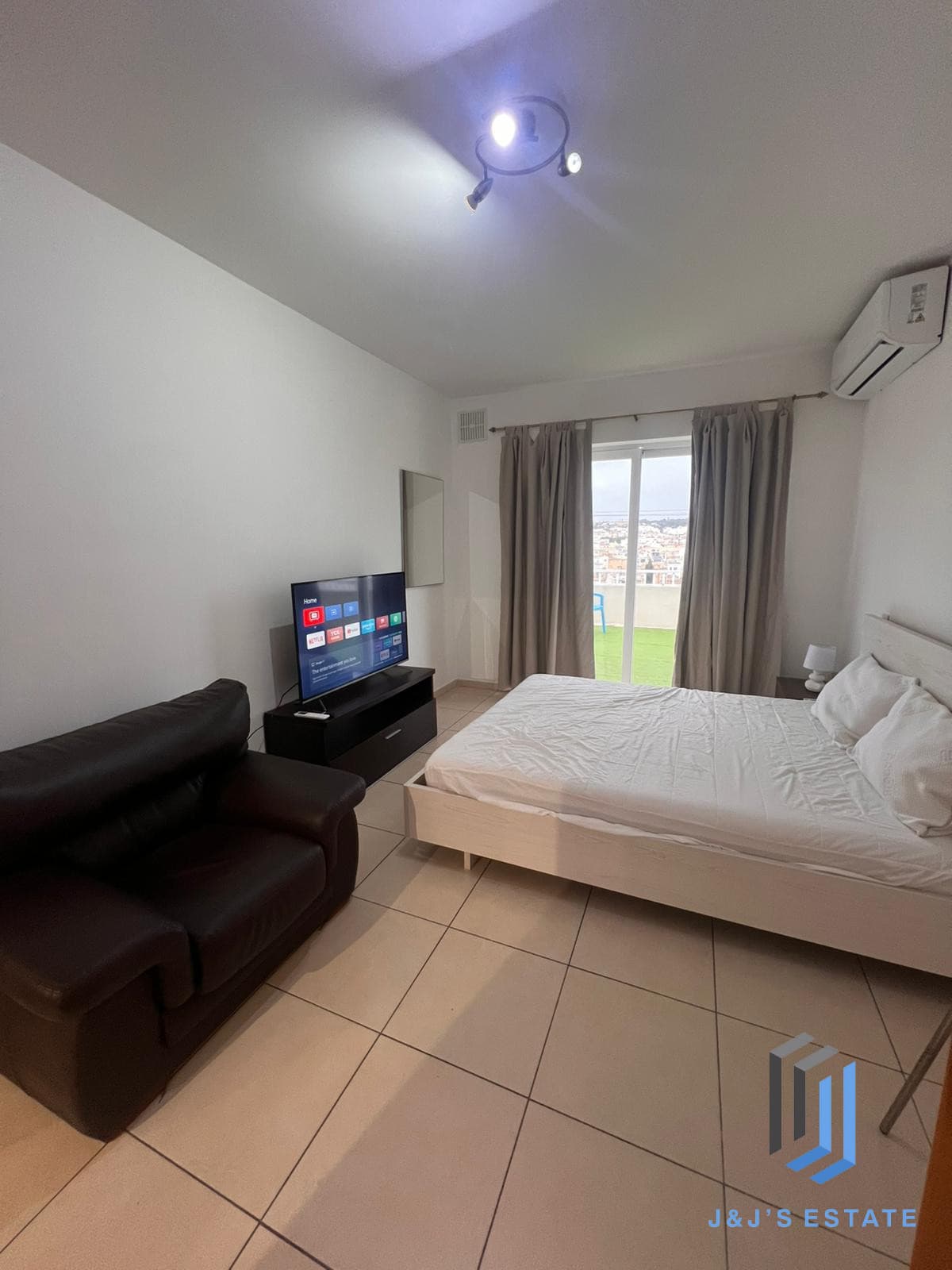 Fully Furnished Penthouse Apartment in Central Birkirkara · 3