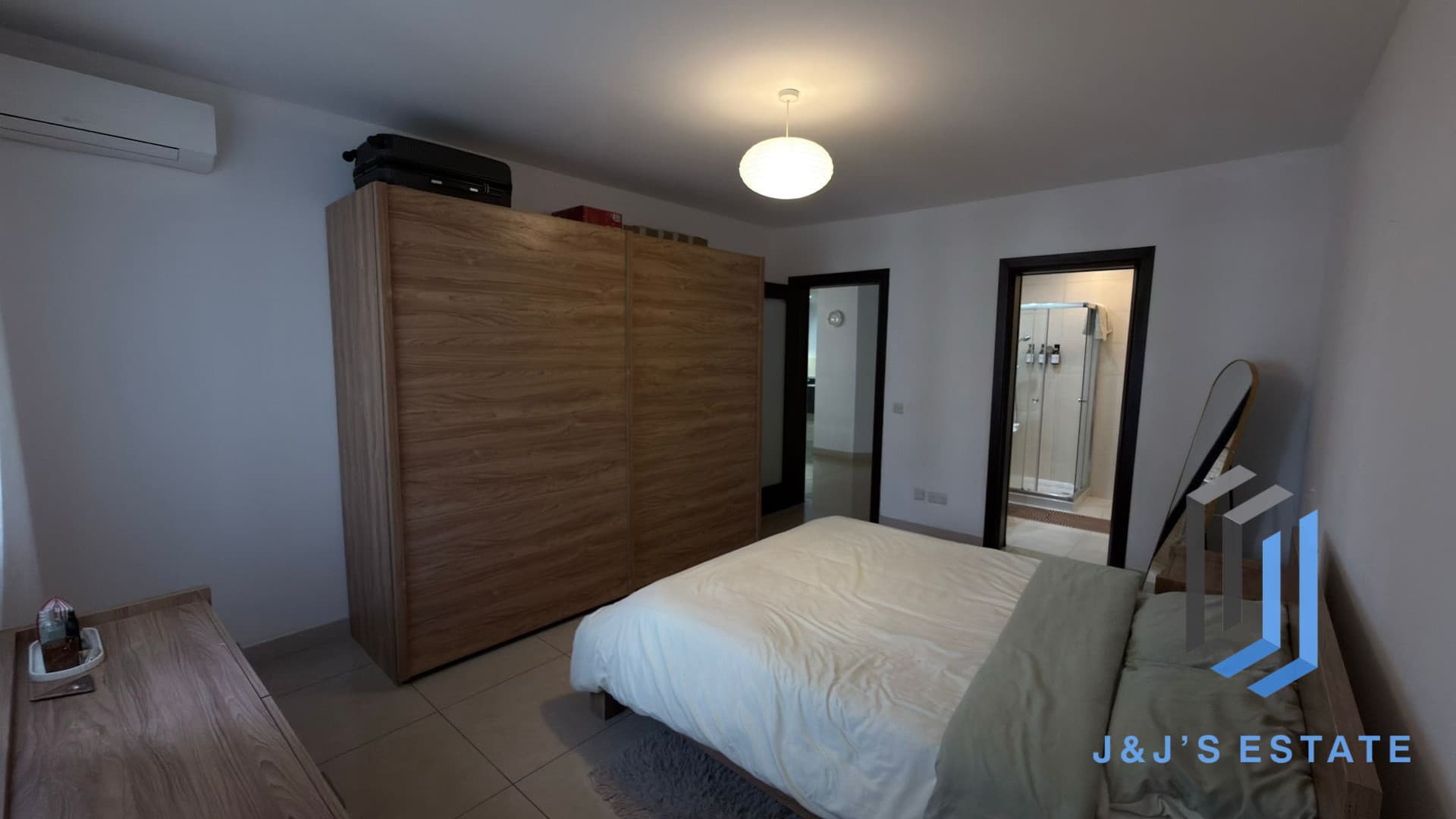 Fully furnished three-bedroom apartment in central Gzira · 13