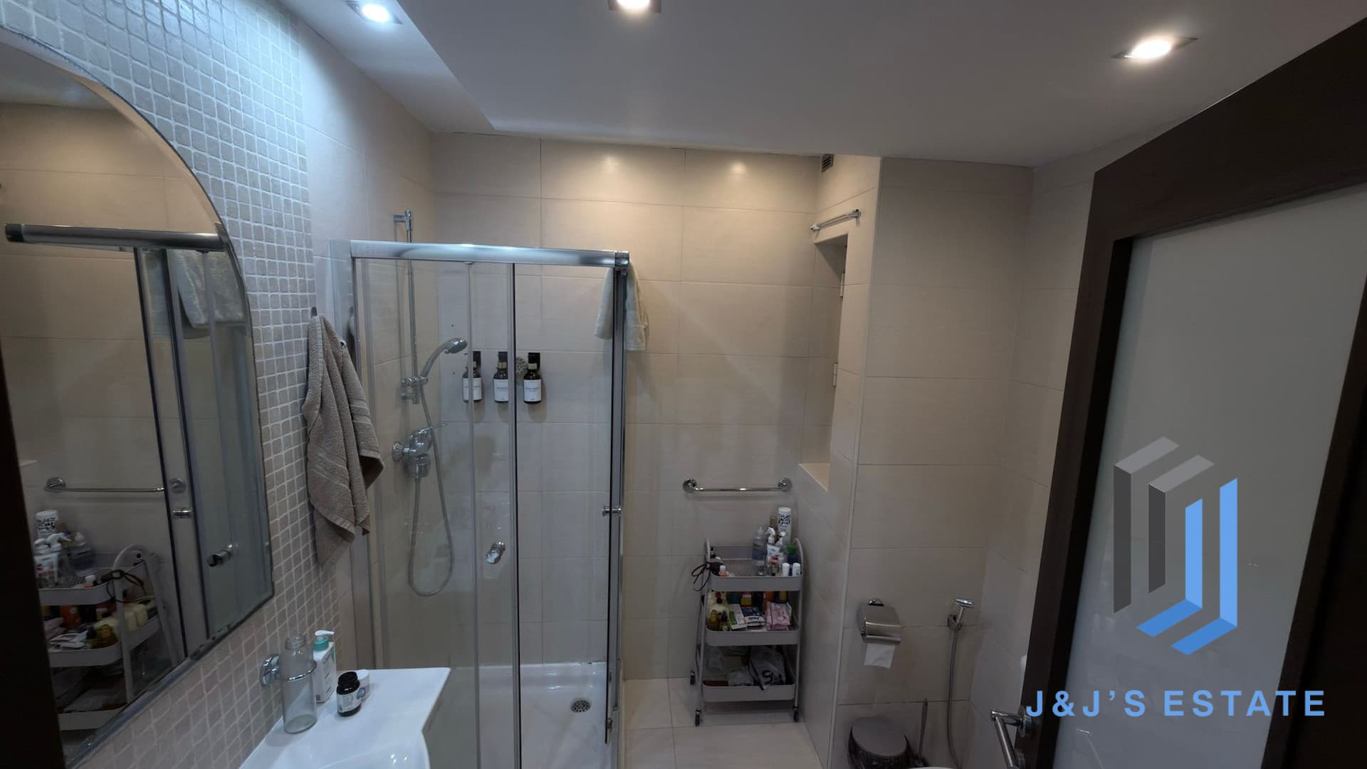 Fully furnished three-bedroom apartment in central Gzira · 15
