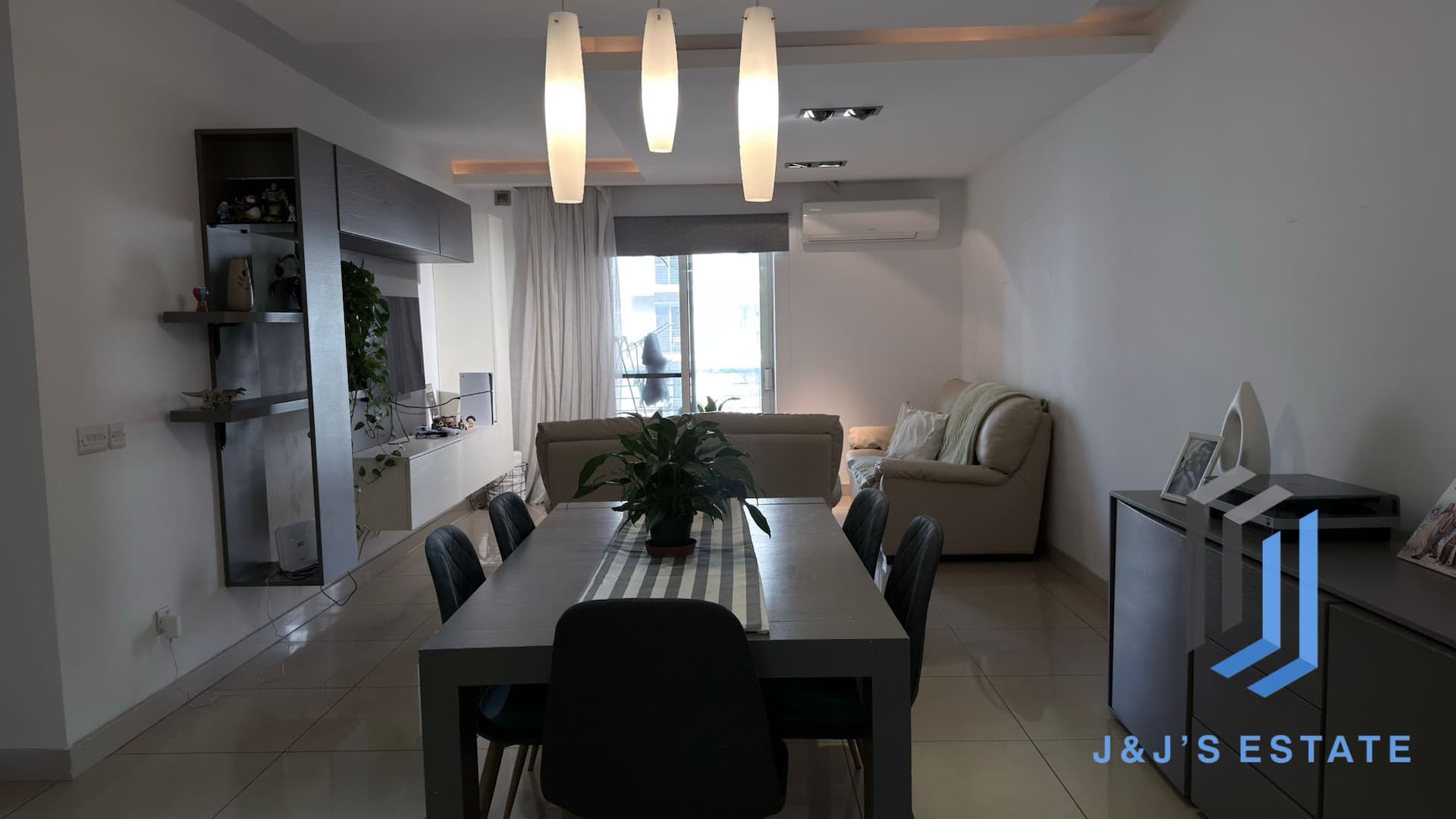 Fully furnished three-bedroom apartment in central Gzira · 10