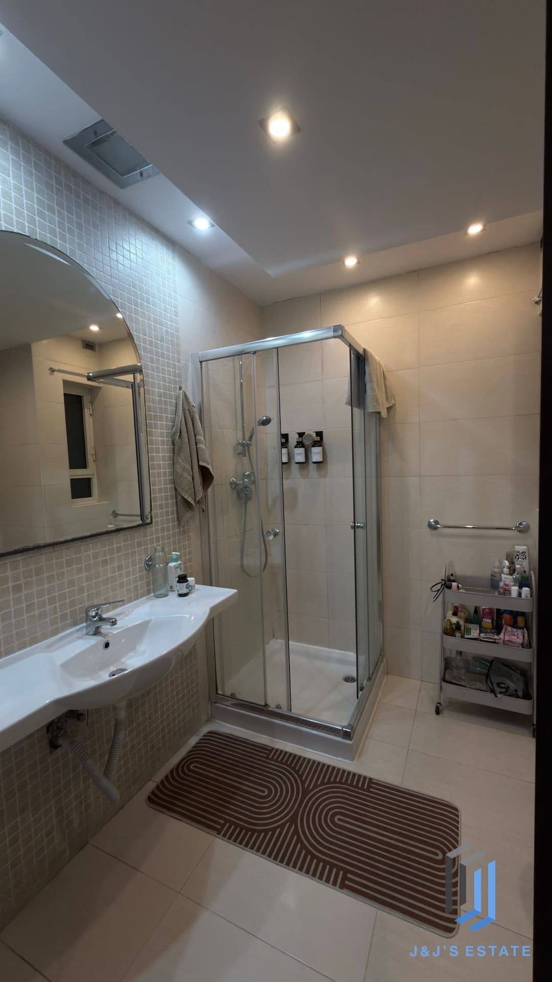 Fully furnished three-bedroom apartment in central Gzira · 21