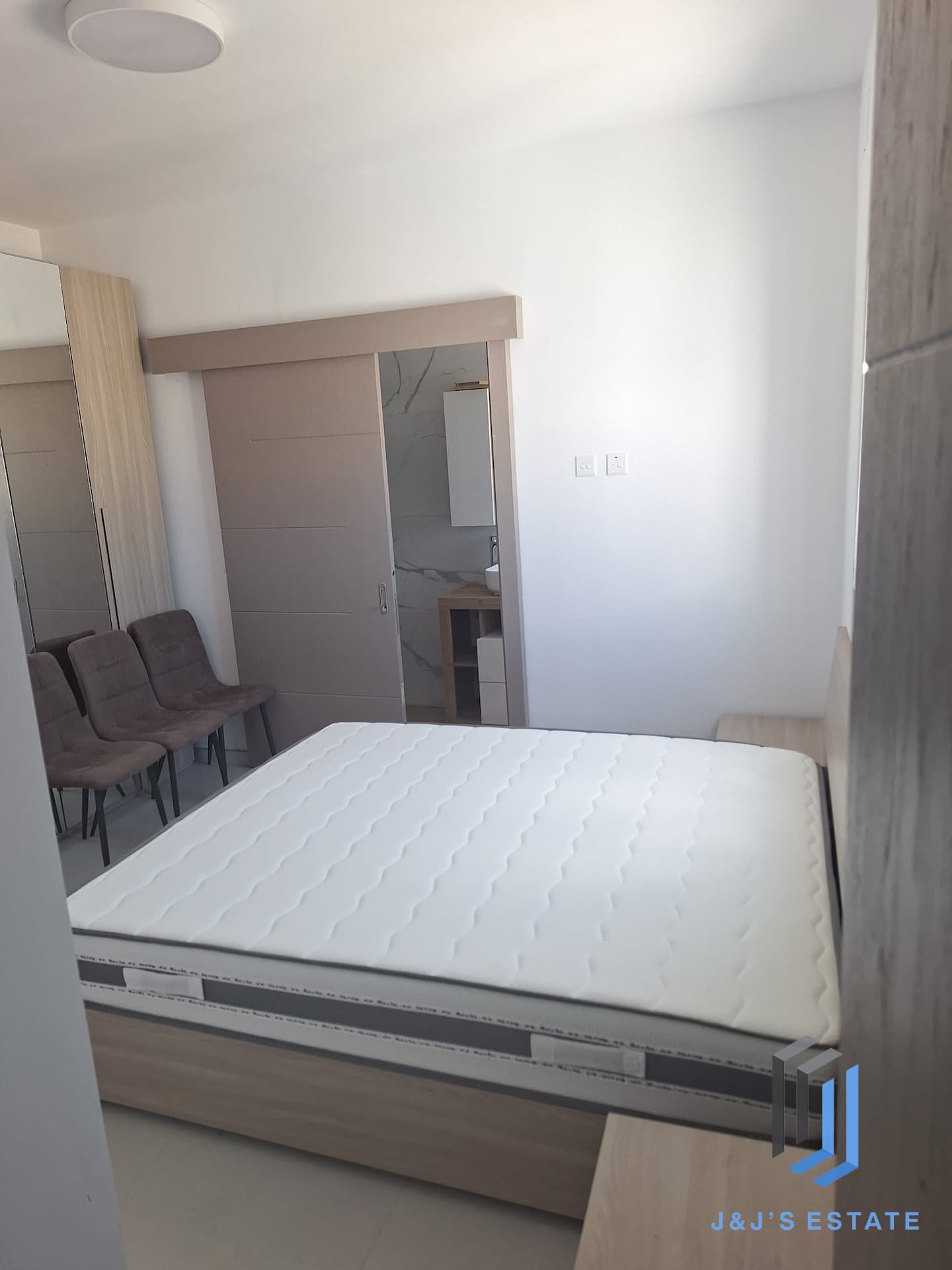 Fully Furnished Msida Penthouse 2 Bedroom Apartment · 3