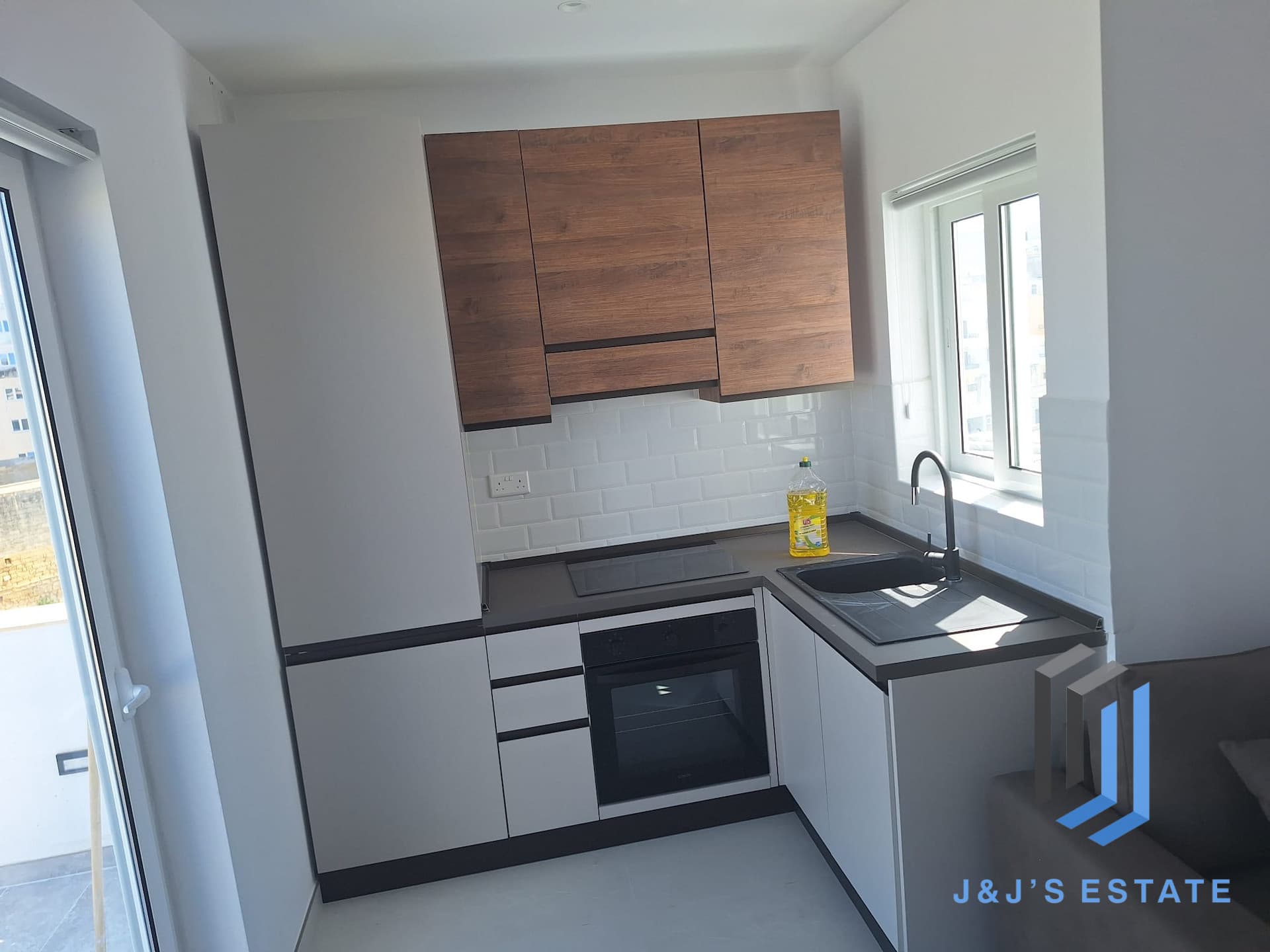 Fully Furnished Msida Penthouse 2 Bedroom Apartment · 2