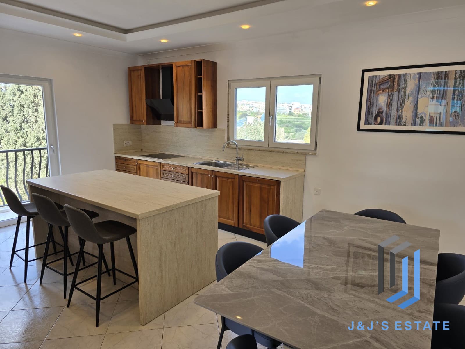 Fully Furnished Penthouse Duplex in Vibrant St Julian's · 4