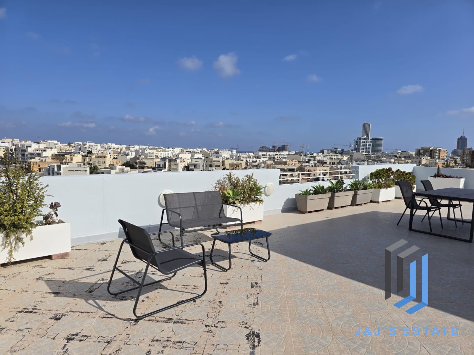 Fully Furnished Penthouse Duplex in Vibrant St Julian's · 2