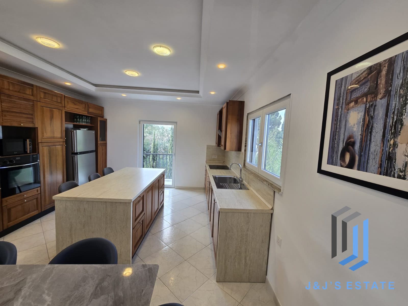 Fully Furnished Penthouse Duplex in Vibrant St Julian's · 7