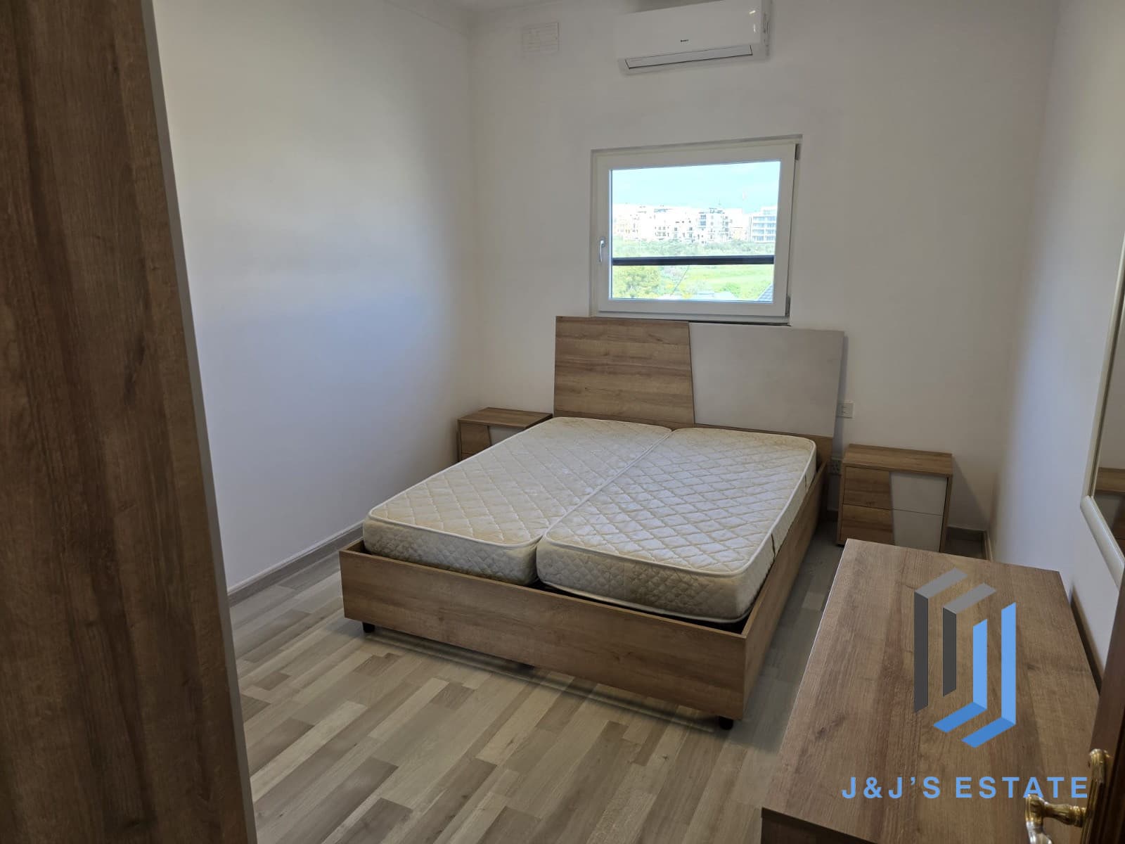 Fully Furnished Penthouse Duplex in Vibrant St Julian's · 15