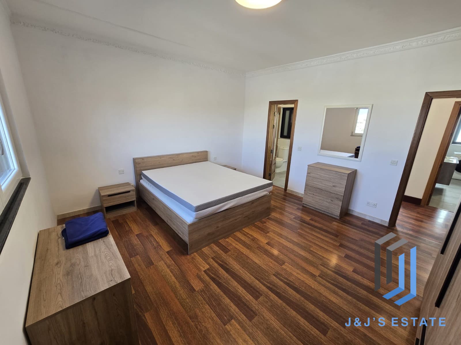 Fully Furnished Penthouse Duplex in Vibrant St Julian's · 12