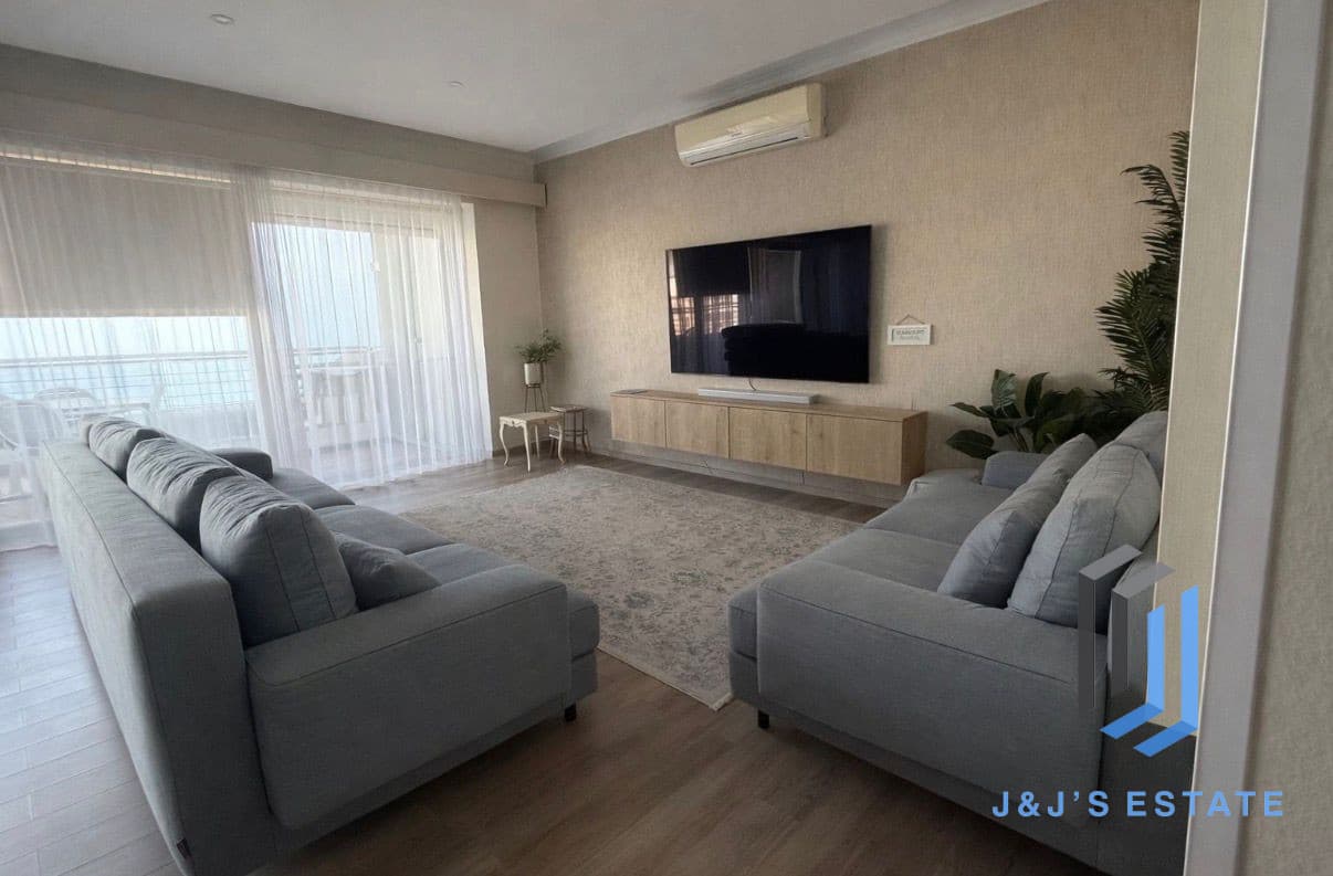 Fully Furnished Sliema Apartment with Sea View · 2
