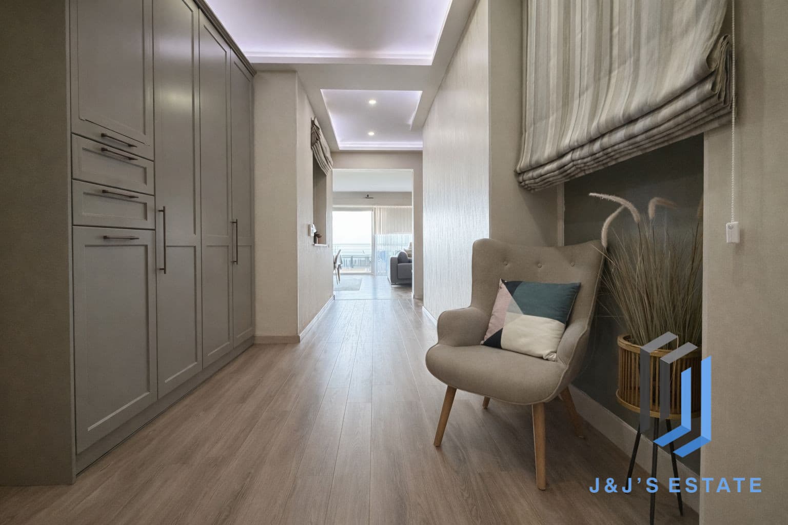 Fully Furnished Sliema Apartment with Sea View · 6