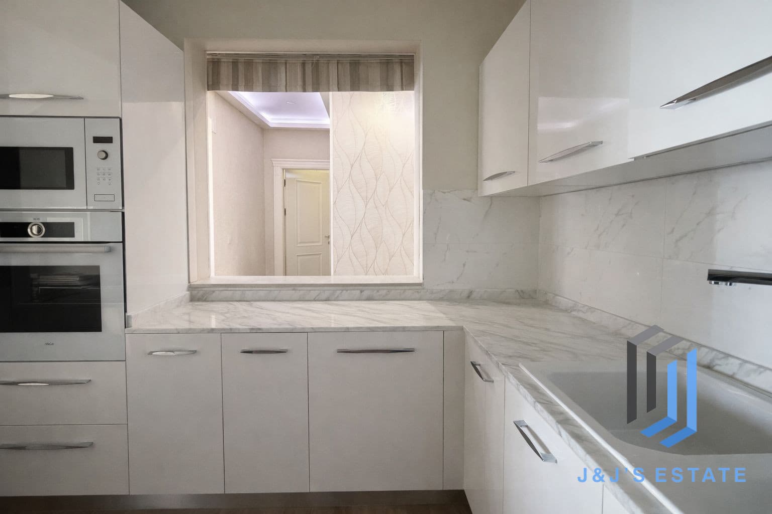 Fully Furnished Sliema Apartment with Sea View · 9