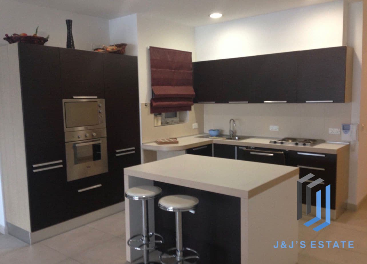 Seafront 3 Bedroom Apartment In Ta'Xbiex · 4