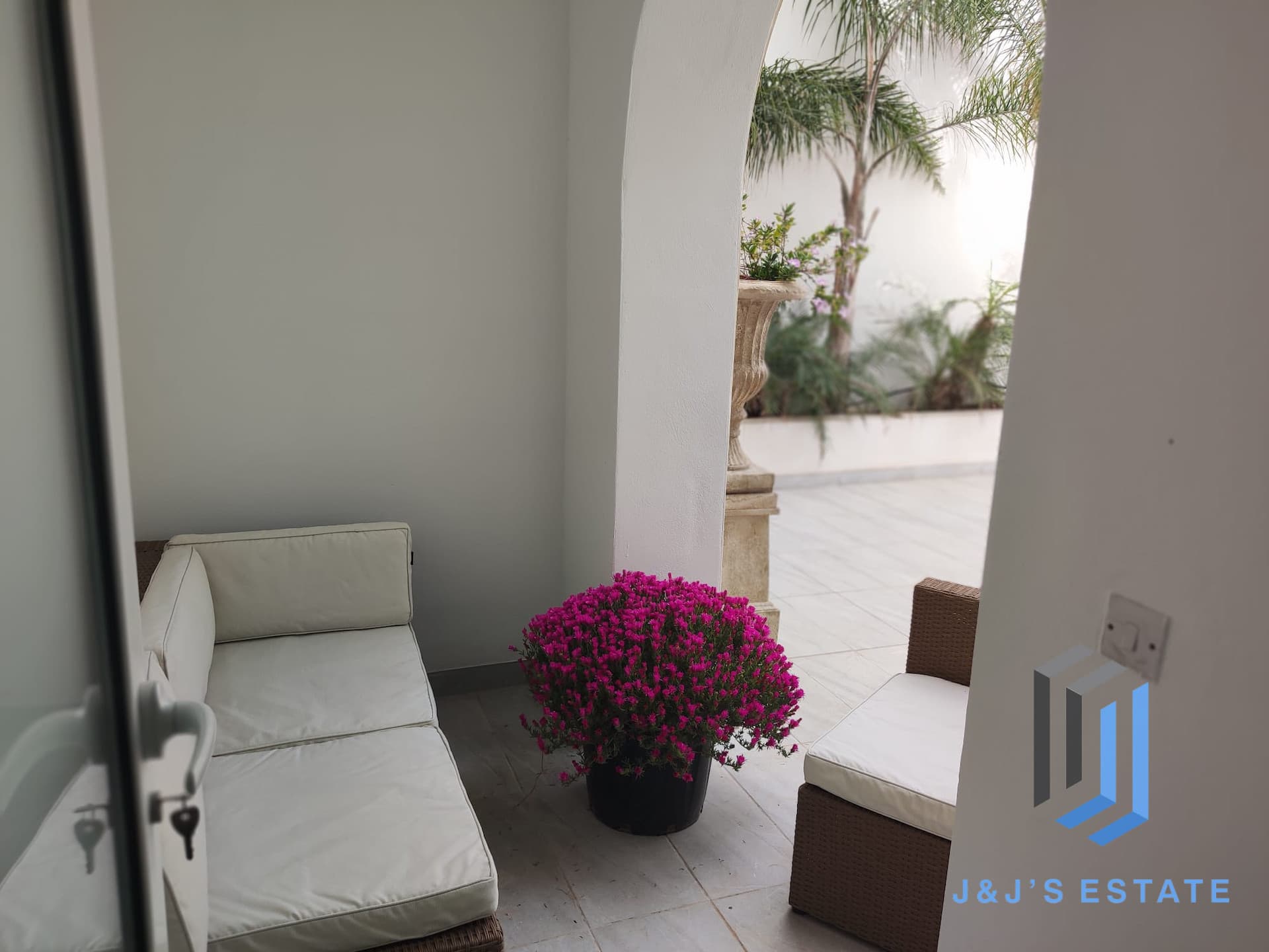 Ta'Xbiex Apartment with Three Bedrooms · 6