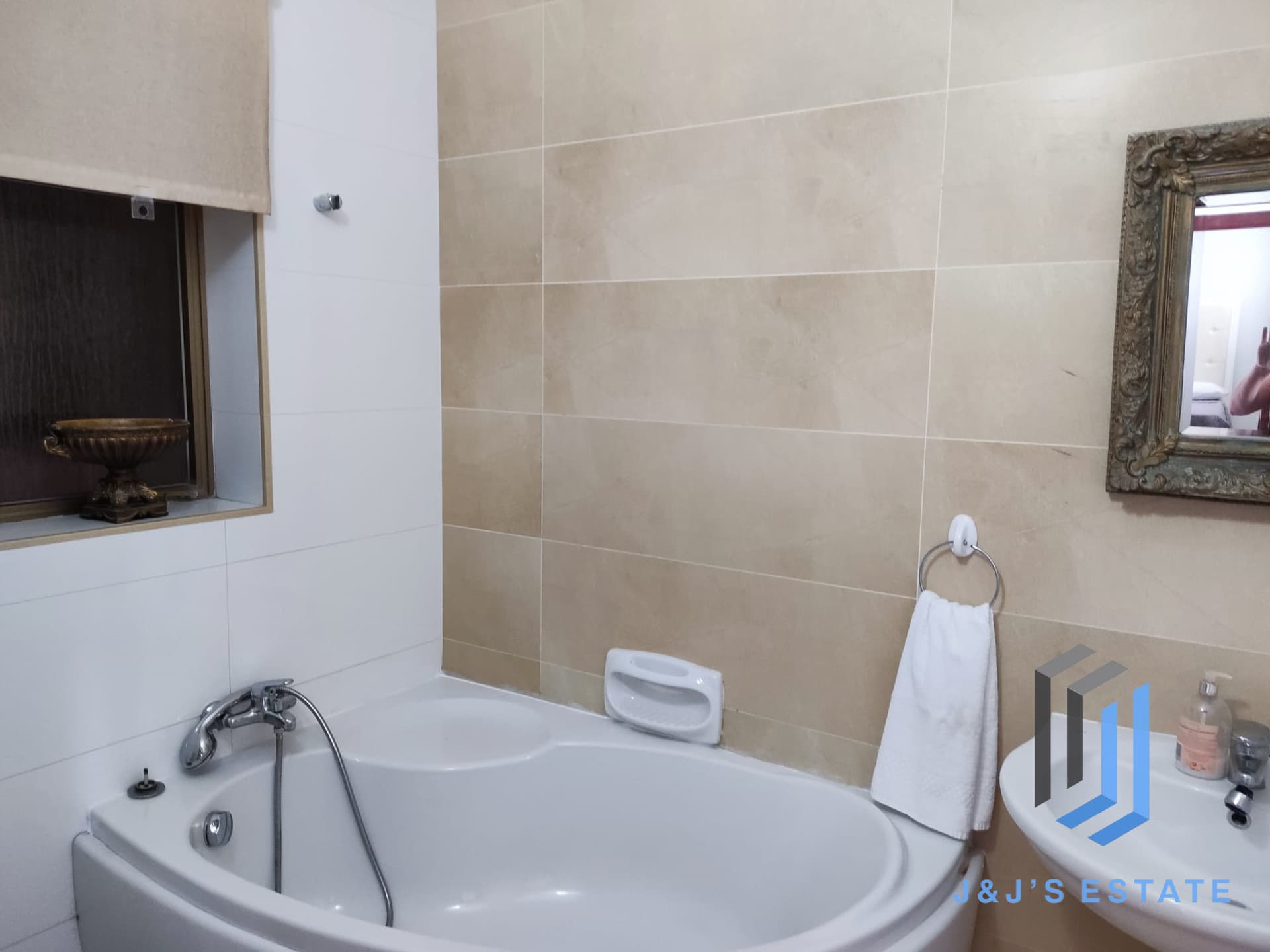 Ta'Xbiex Apartment with Three Bedrooms · 4