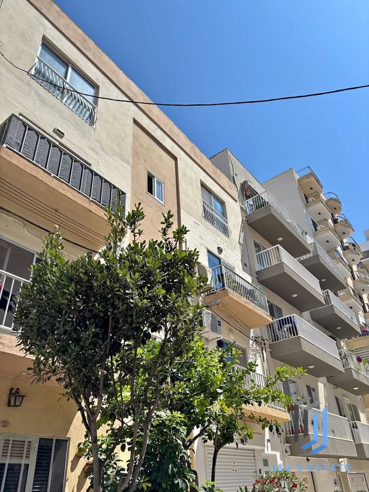 Modern Two Bedroom Apartment in St Paul's Bay · 13