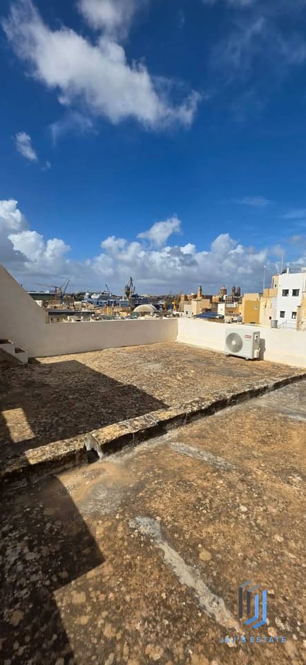 Fully Furnished Townhouse with Two Bedrooms Bormla · 8